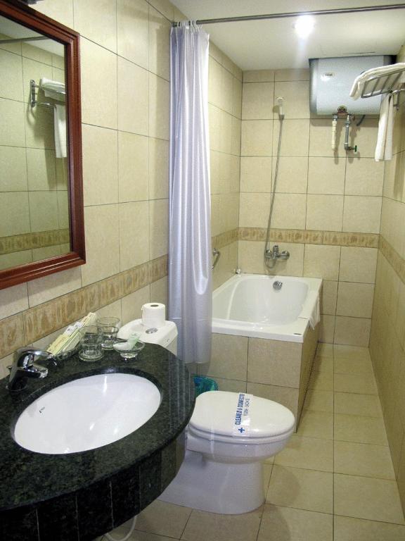 Prince Hanoi Hotel Khách sạn 2*